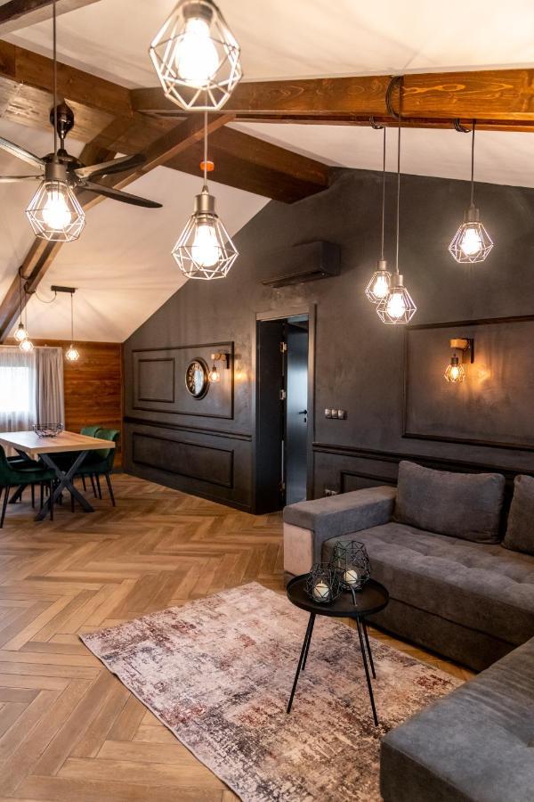 Hotel Hunters House Ezerec Kültér fotó