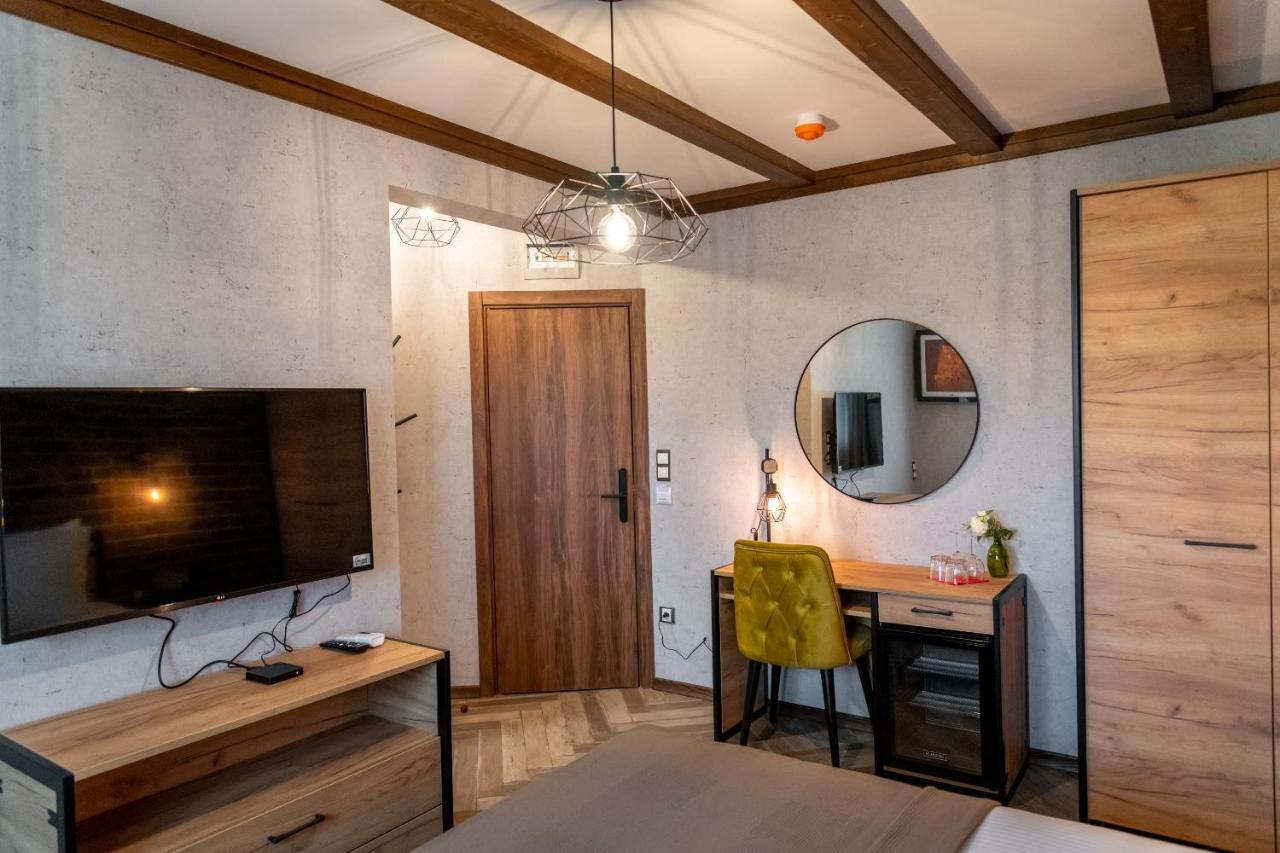 Hotel Hunters House Ezerec Kültér fotó