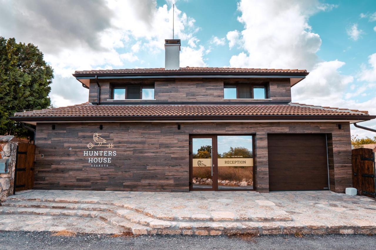 Hotel Hunters House Ezerec Kültér fotó